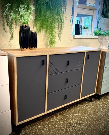 Комод 3 ящ. двухств. Байкал Графит/Дуб золотой (СВ) в Реж - rezh.mebel-e96.ru