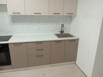 Кухонный гарнитур высокий Латте 3000 мм, Стол. 38 мм в Реж - rezh.mebel-e96.ru