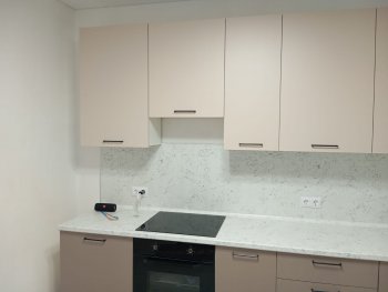 Кухонный гарнитур высокий Латте 3000 мм, Стол. 38 мм в Реж - rezh.mebel-e96.ru